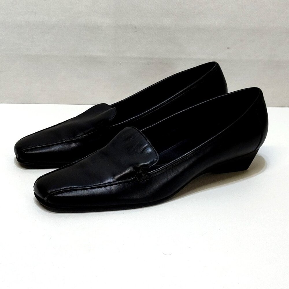 Naturalizer Leather Wedge Heel Loafer Square Toe Office Shoe 7.5M Elegant Design